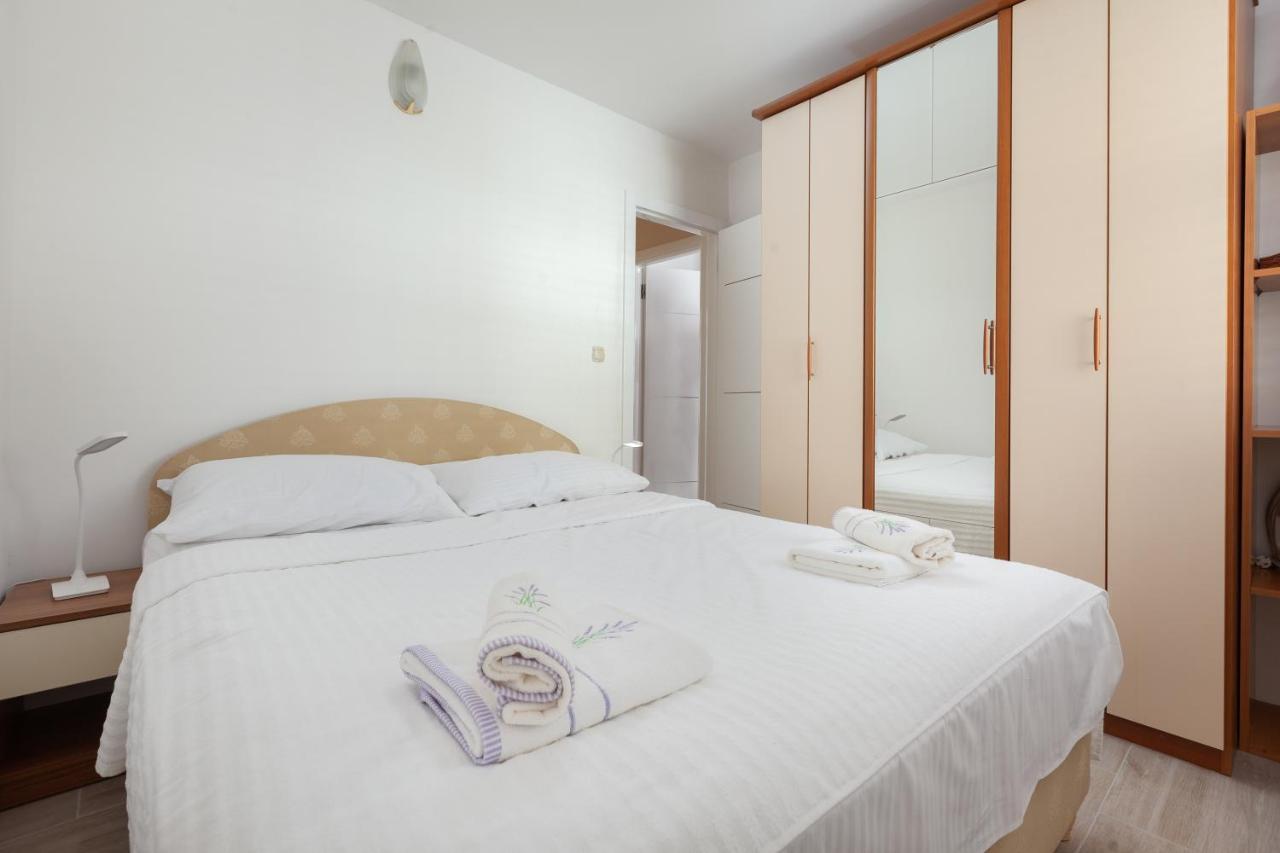 Nikola - Near Town Centre Apartment